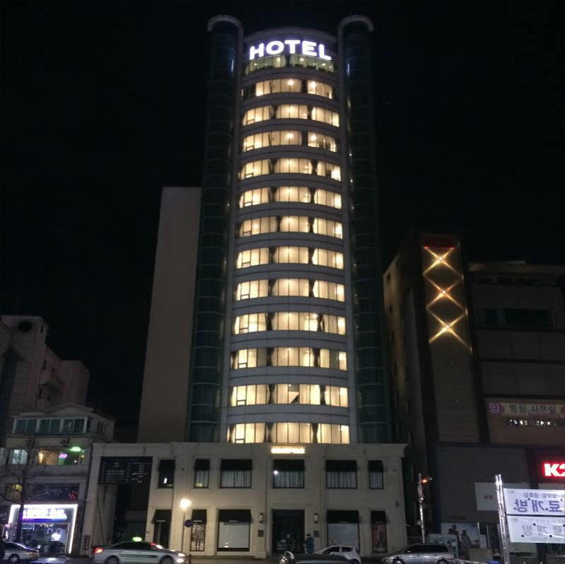 Gangneung Tourist Hotel מראה חיצוני תמונה